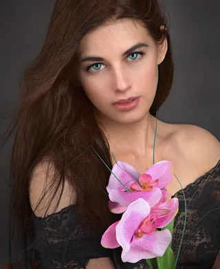 黑色蕾丝诱惑性感美女图片