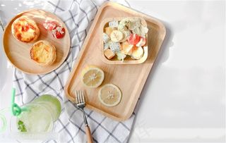 小清新阳光下的木质托盘与美食 (1)