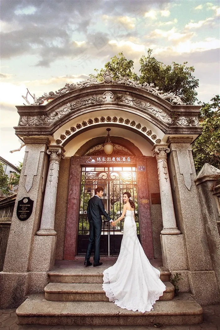 幸福恋人婚纱别墅外拍高清样片