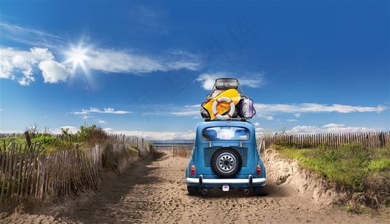 蓝天下的私家车