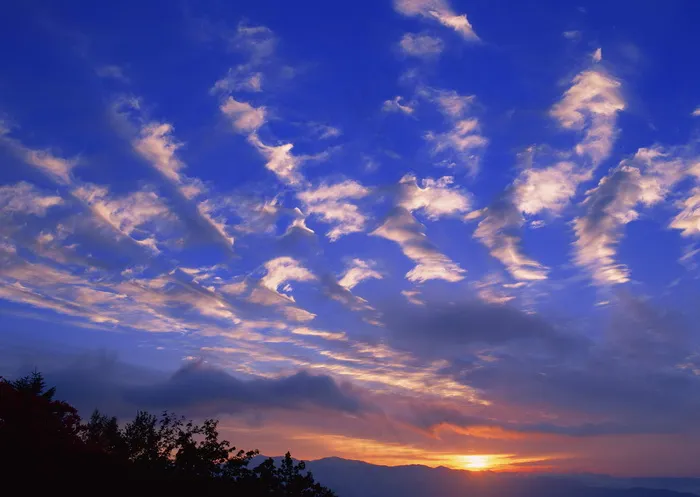 天空背景云层云彩阳光