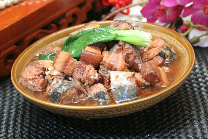 红烧肉炖鲅鱼