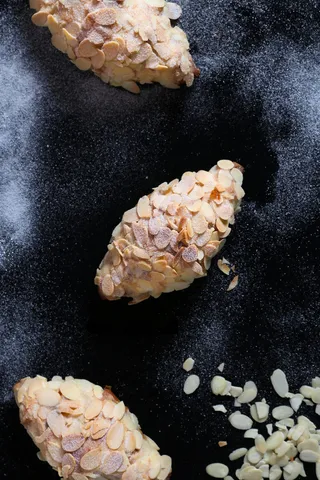 蛋糕店小蛋糕慕斯美食甜品图片