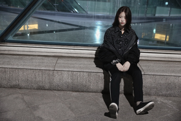 校园年轻女生图片