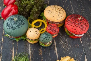 黄色美味汉堡摄影素材