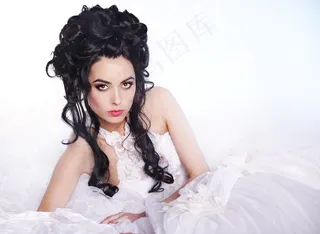 新娘卷发造型图片