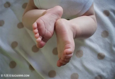 可爱小脚丫开心宝宝 可爱小脚丫开心宝宝
