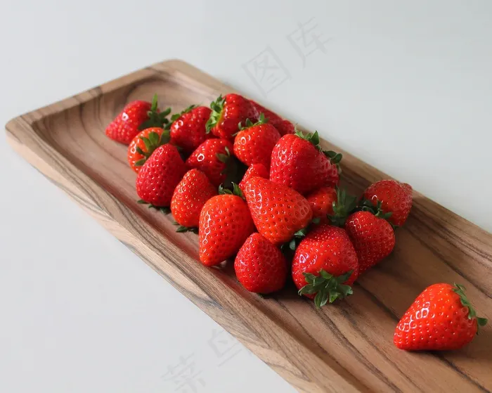 鲜红食用草莓水果图片