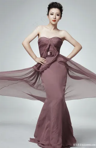 穿晚礼服高贵气质美女图片