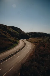 曲折的柏油路图片 曲折的柏油路图片