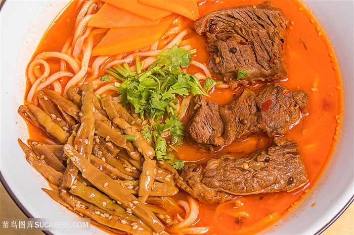 日式番茄牛肉拉面