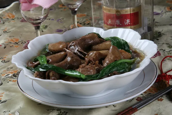 特色炖乳鸽 (1)