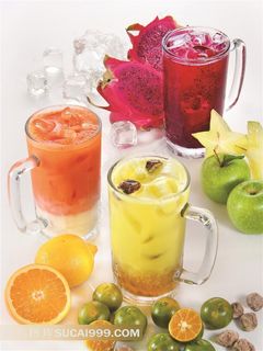 冰镇鲜橙柠檬青金桔话梅火龙果苹果果汁