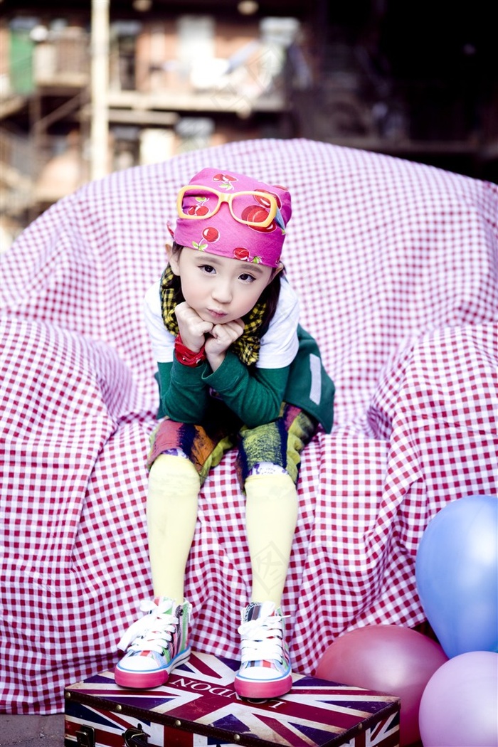 欢乐童年小女孩精美图