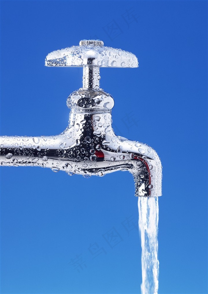 水龙头流动的水