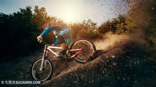 动感骑山地车的人物高清图片