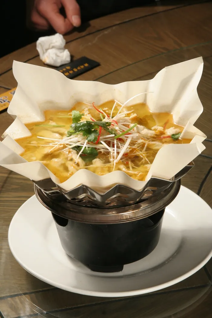 旋转 纸锅酸汤鸡柳 (1)