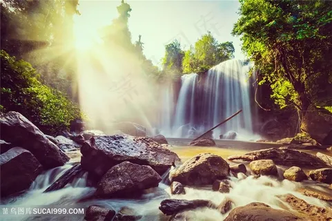 美丽的树林瀑布景色高清风景图片 美丽的树林瀑布景色高清风景图片