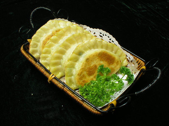 三鲜花边合子