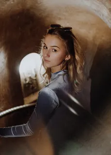 墨镜侧颜美女图片 墨镜侧颜美女图片