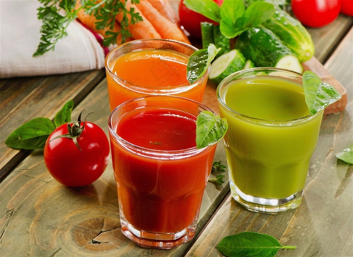 新鲜的蔬菜汁高清图片