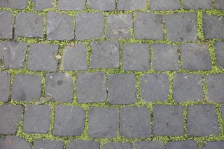 地上石板砖平铺图片