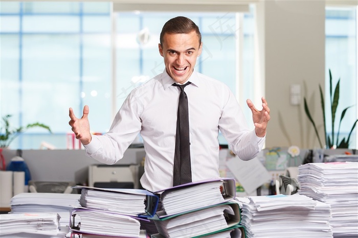 开心兴奋的商务男人