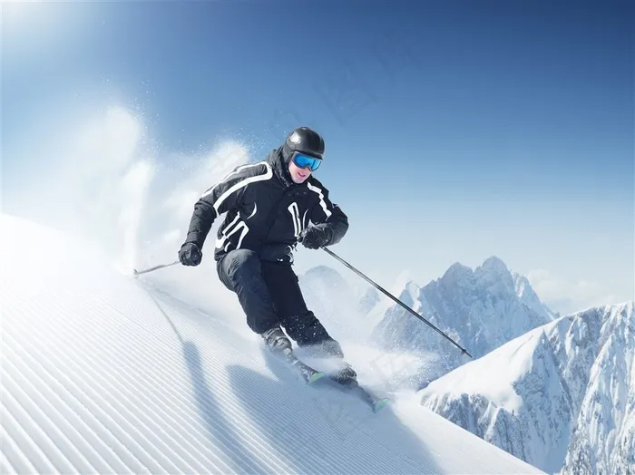 穿着黑色滑雪服滑雪的男士高清图片
