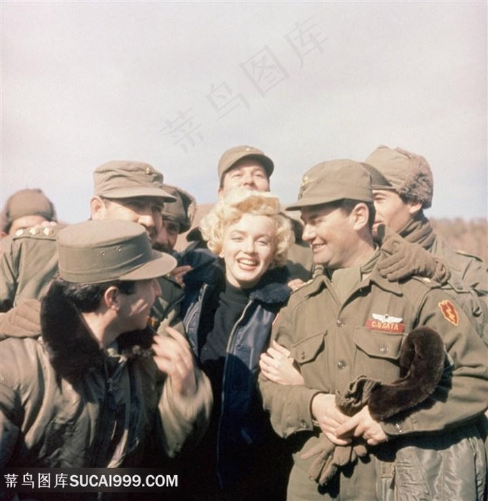 玛丽莲梦露与军人