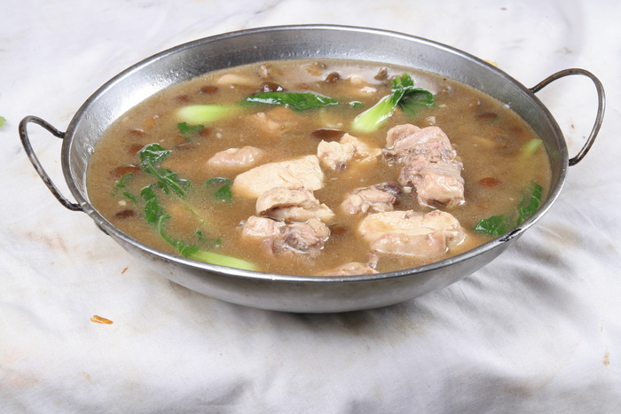 小鸡炖滑子菇-吉思克