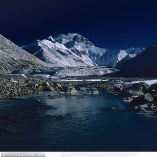 珠穆朗玛峰-珠峰下的河水