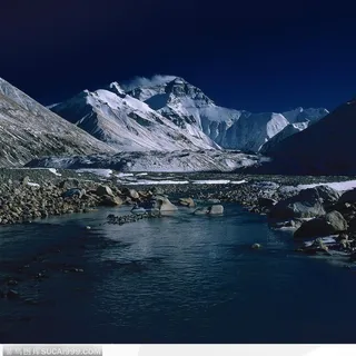 珠穆朗玛峰-珠峰下的河水