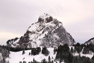 冬季阿尔卑斯雪山景观图片
