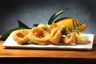 炸好的海鲜切片高清摄影图片