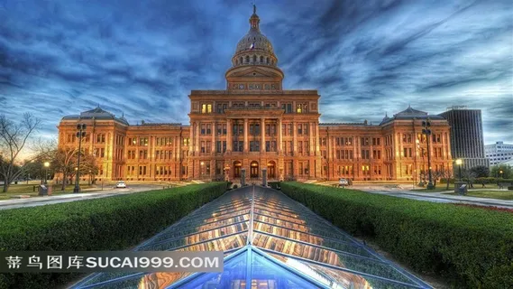 夕阳下的西方宗教建筑