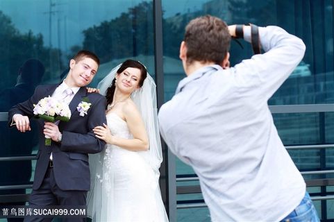 高清职业人物拿相机摄影师图片