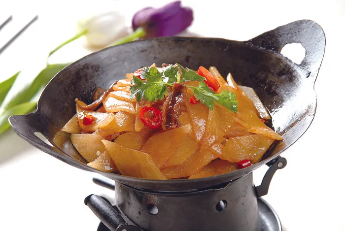 干锅美食焖锅湘菜麻辣香辣纸锅干锅白萝卜片