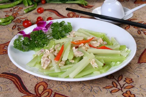 13鲜核桃仁炒西芹-猫嫂