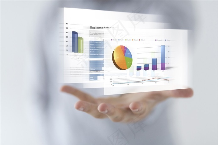 托在手心上方的统计图