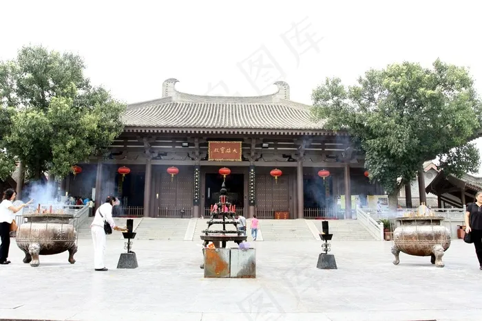 天空下的庙宇