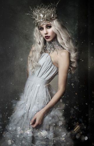 带银色皇冠欧美美女肖像艺术写真图片