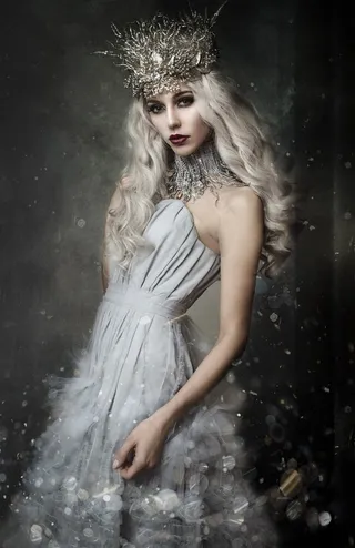 带银色皇冠欧美美女肖像艺术写真图片