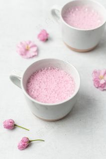 粉色樱花奶昔图片 粉色樱花奶昔图片