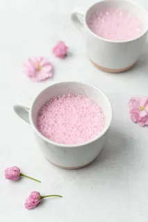粉色樱花奶昔图片 粉色樱花奶昔图片