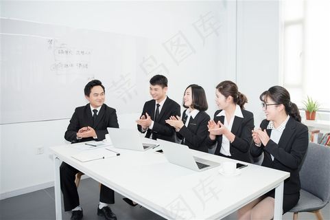 商务工作人员图片