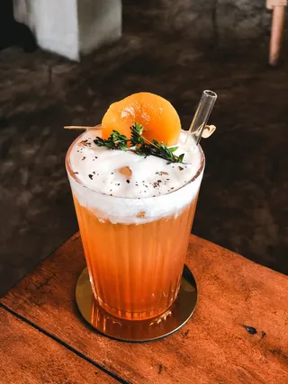 一杯冰镇饮料图片