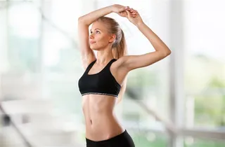 健身活动中的美女