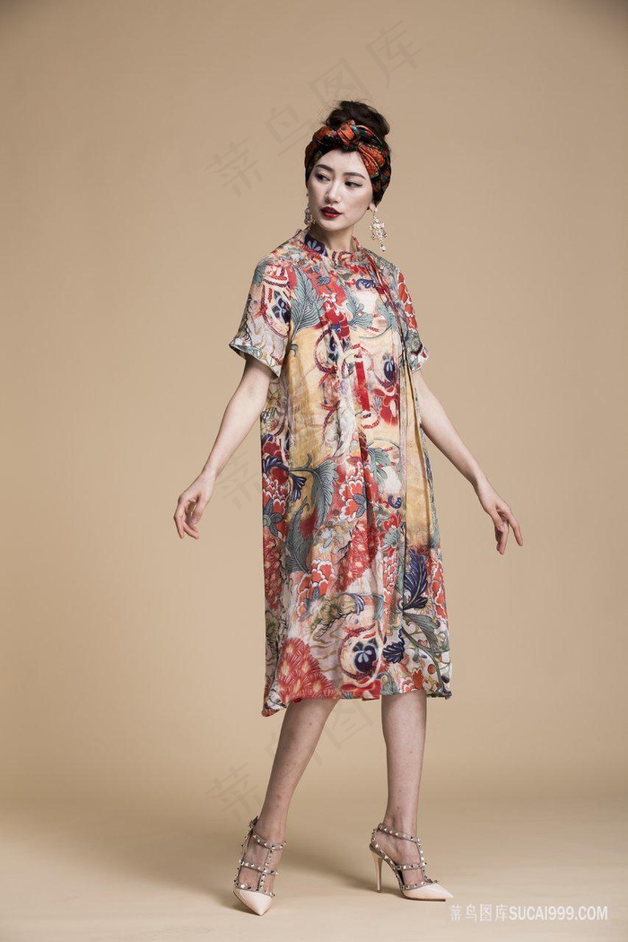 亚洲民族风连衣裙美女图片