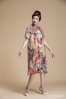 亚洲民族风连衣裙美女图片