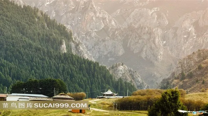 甘南旅游郎木寺风景区纳摩峡谷格尔底寺风光